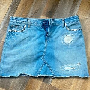 Jean skirt with detail